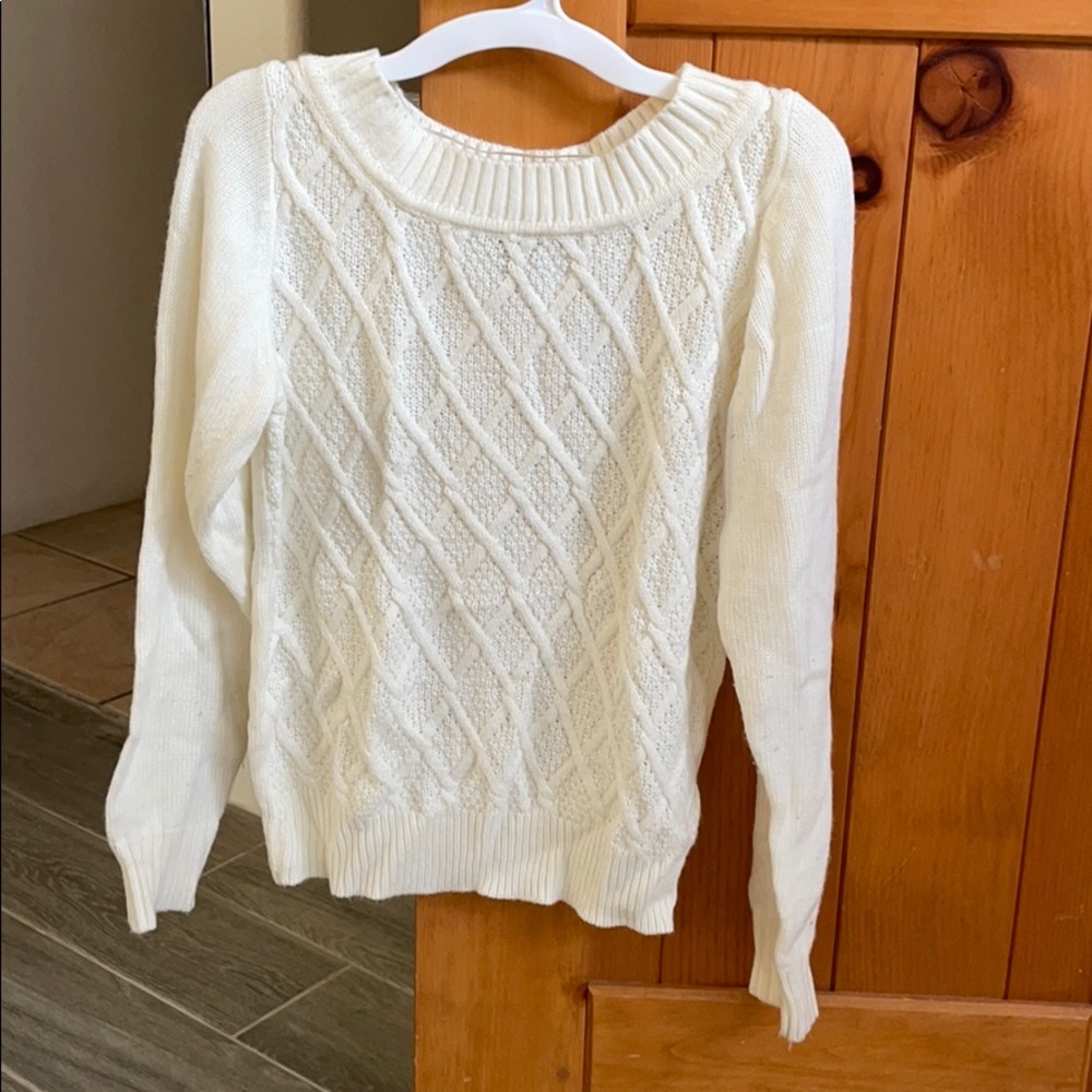 Knot sweater
